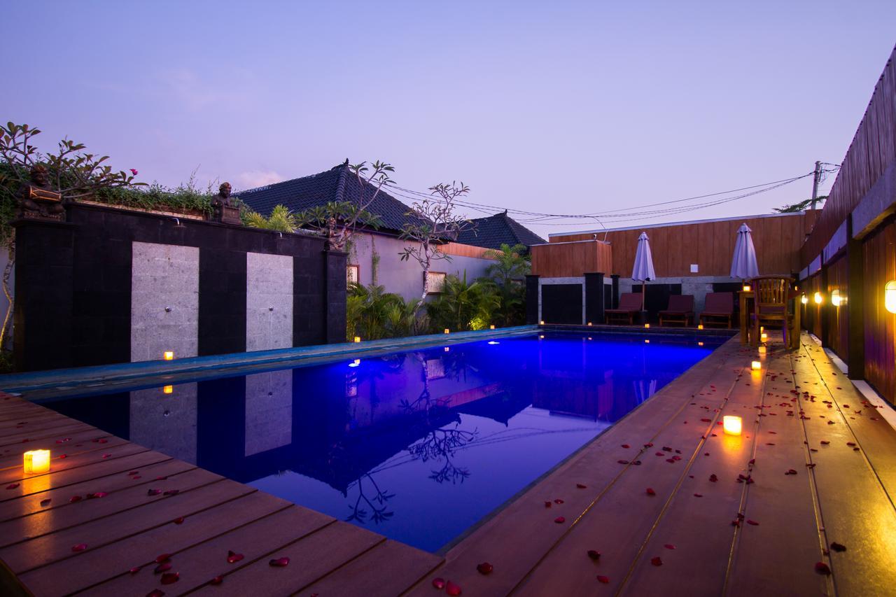 ホテル The Yogasari Seminyak エクステリア 写真