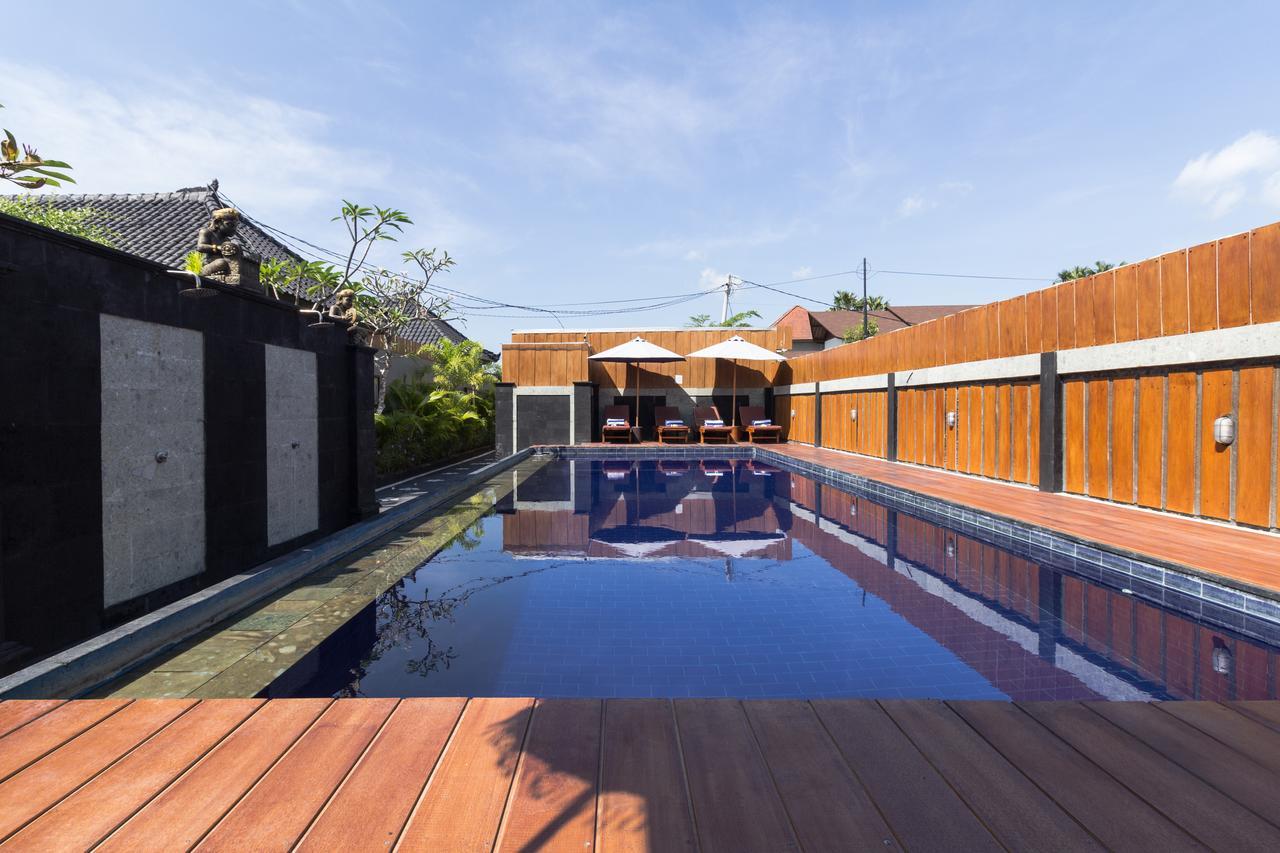 ホテル The Yogasari Seminyak エクステリア 写真