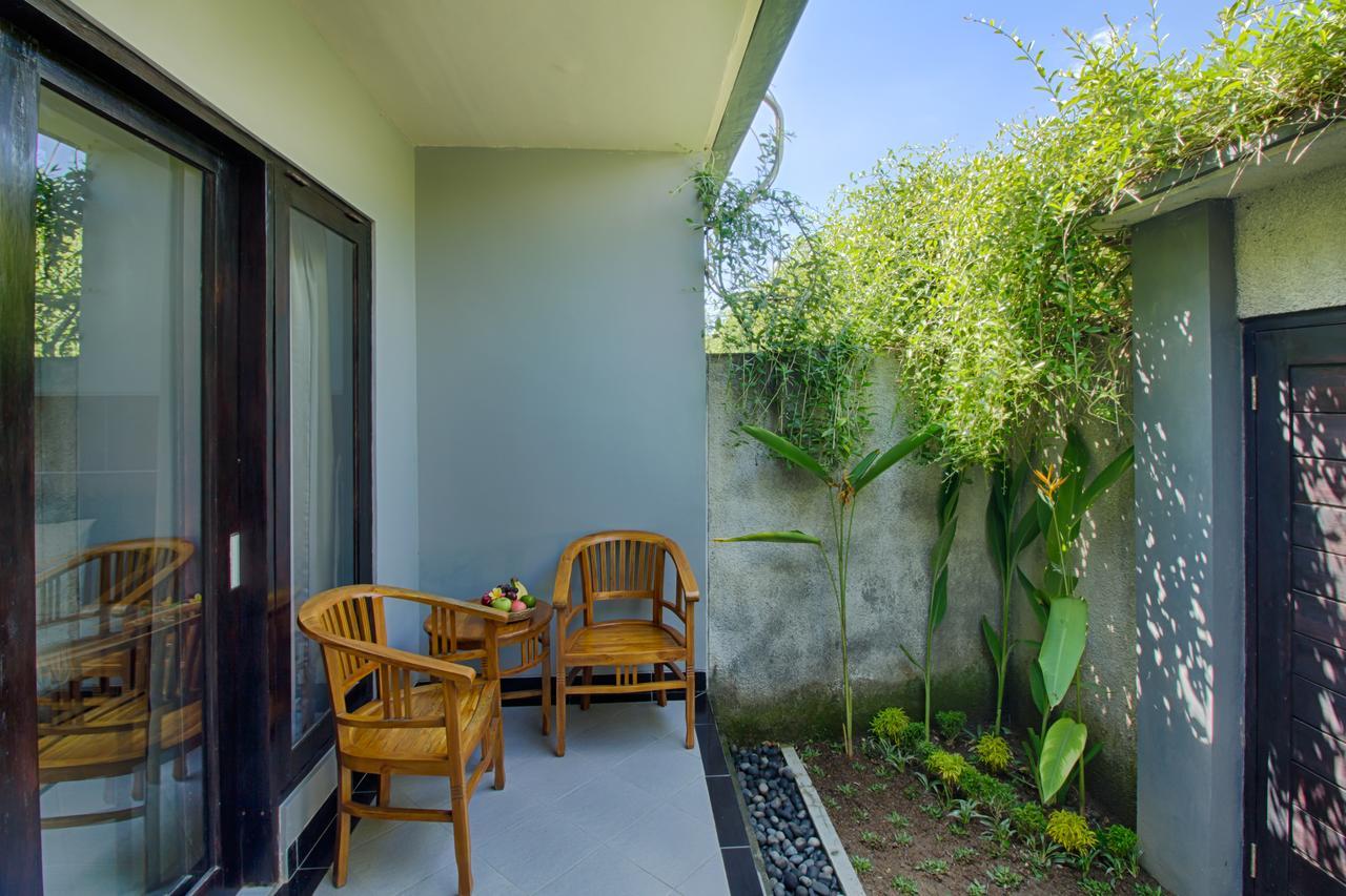 ホテル The Yogasari Seminyak エクステリア 写真