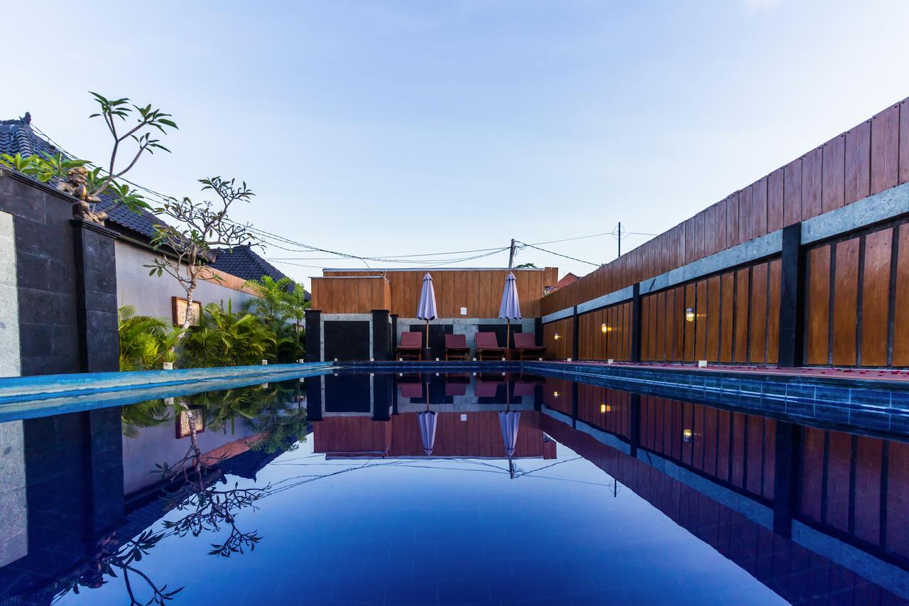 ホテル The Yogasari Seminyak エクステリア 写真