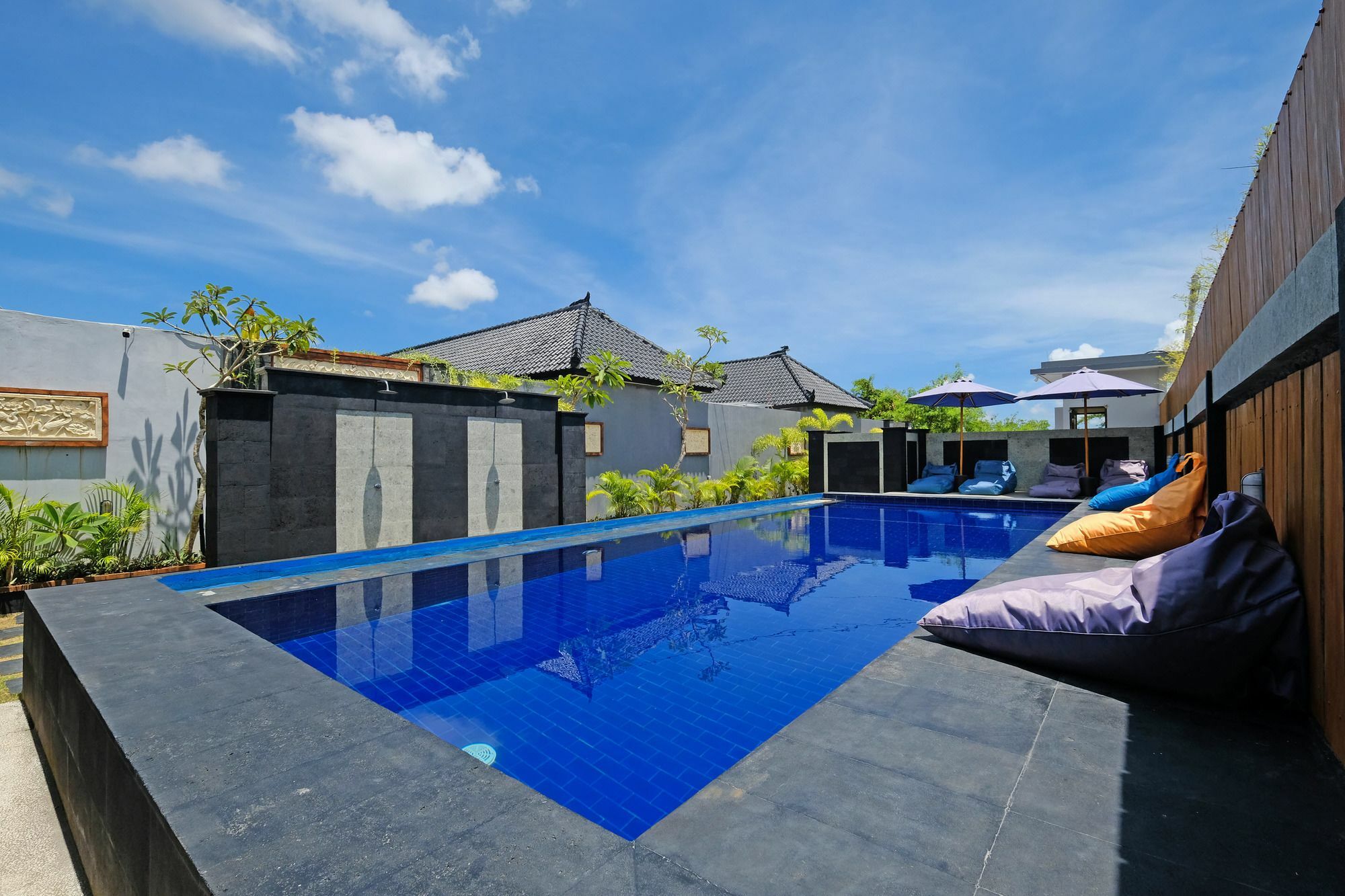 ホテル The Yogasari Seminyak エクステリア 写真