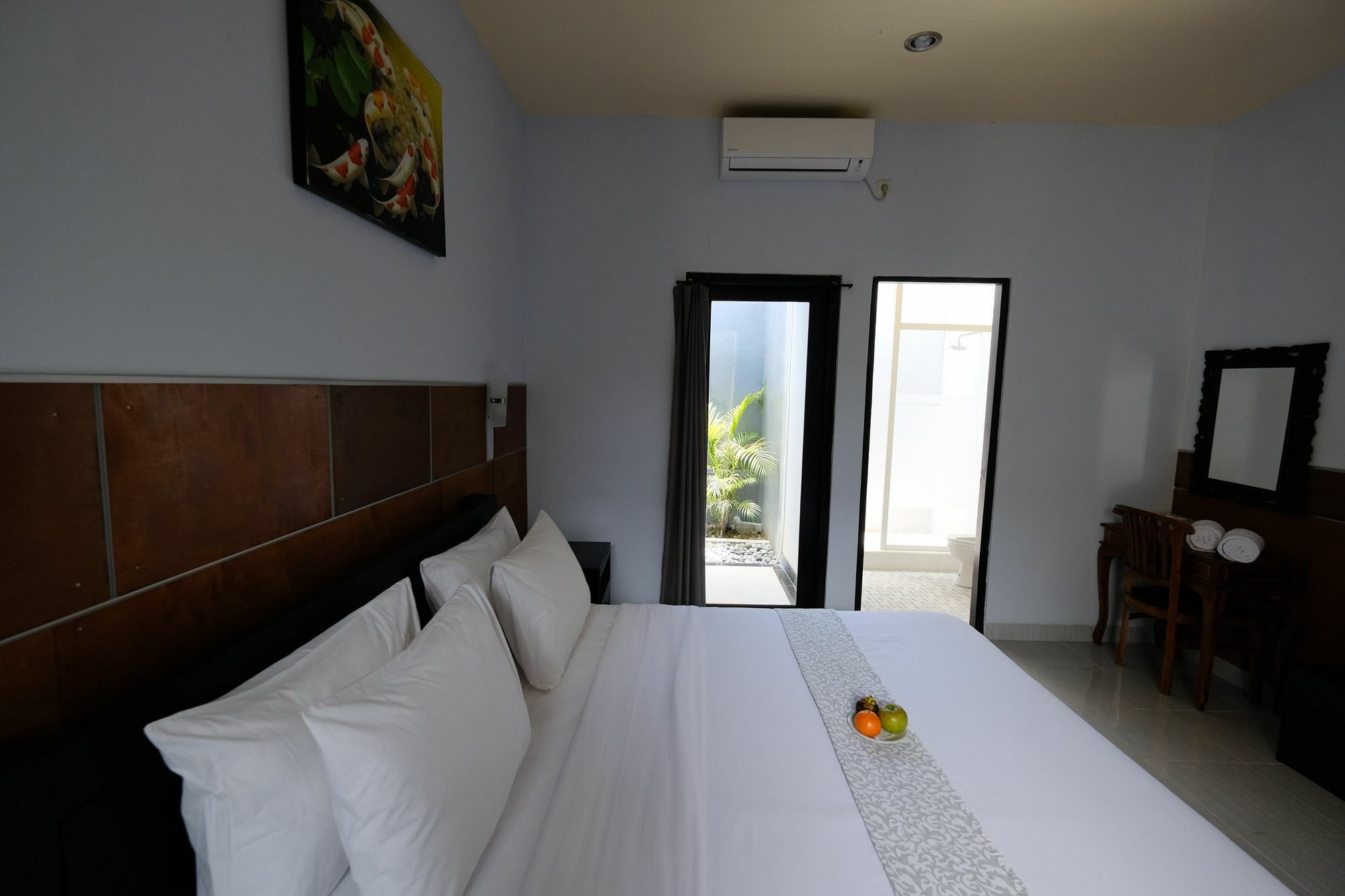 ホテル The Yogasari Seminyak エクステリア 写真