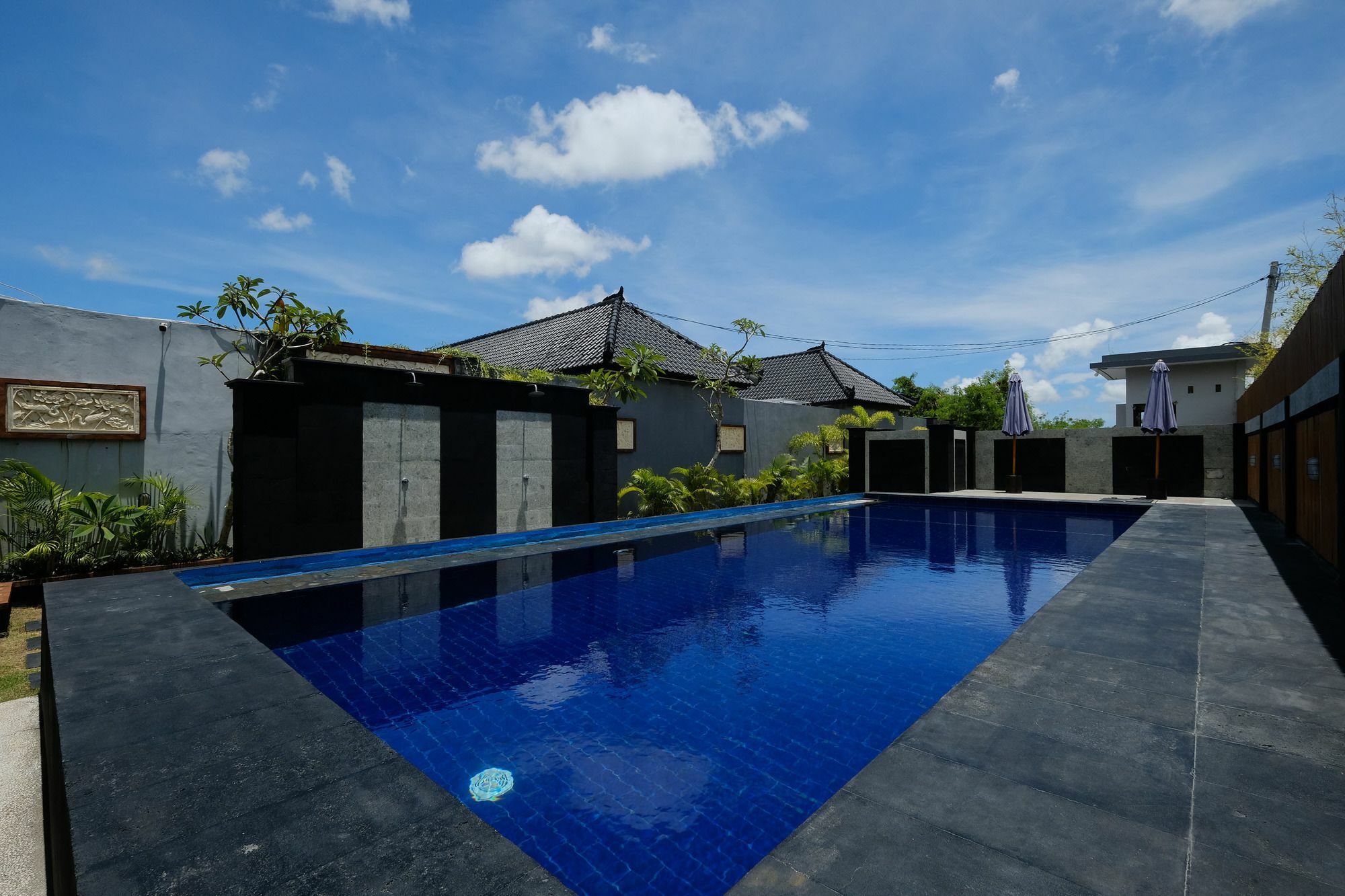 ホテル The Yogasari Seminyak エクステリア 写真