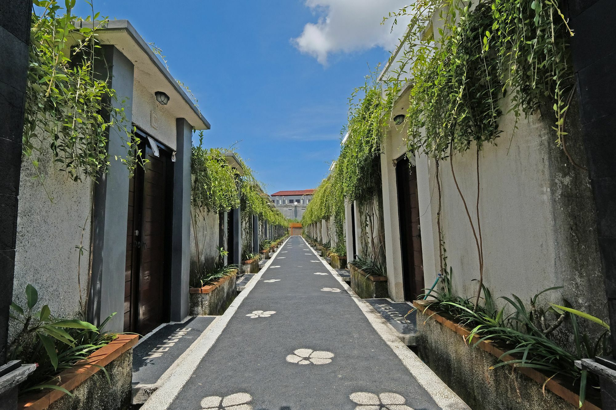 ホテル The Yogasari Seminyak エクステリア 写真
